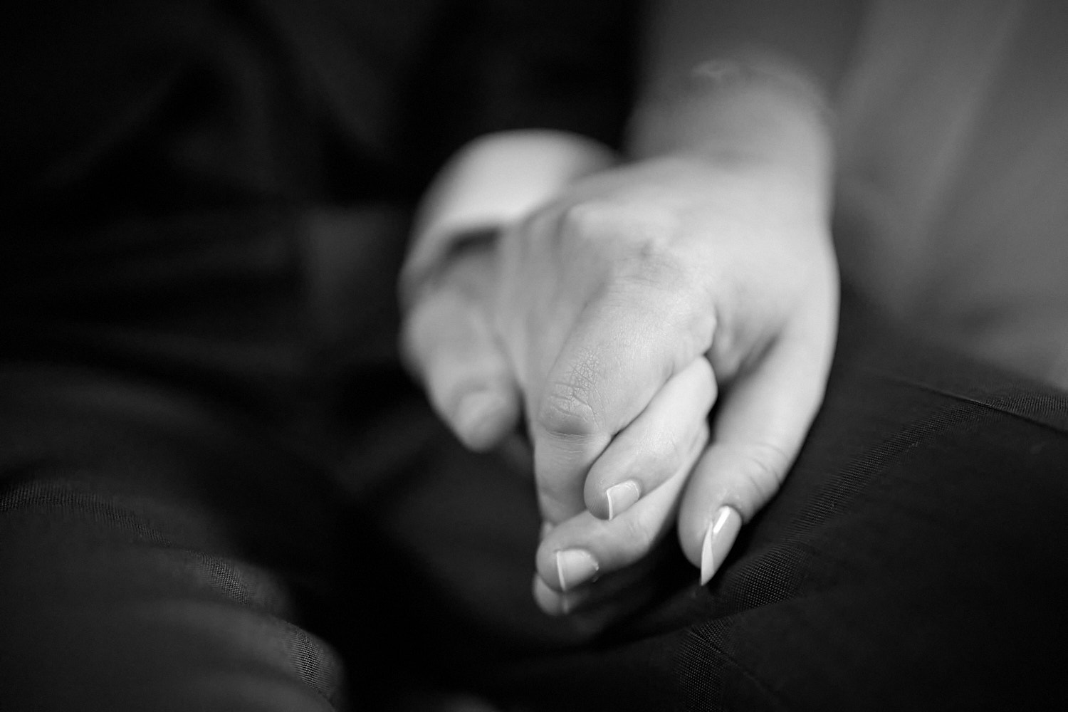 Bliv holdt i hånden